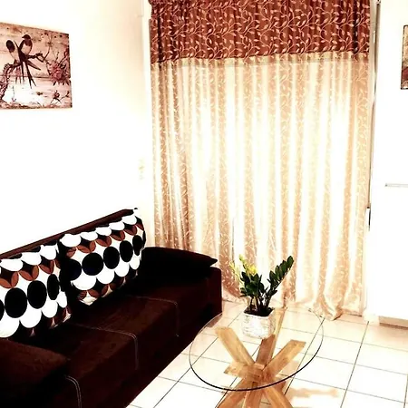 Herbs-home 45sqm, Private Garage Apartment