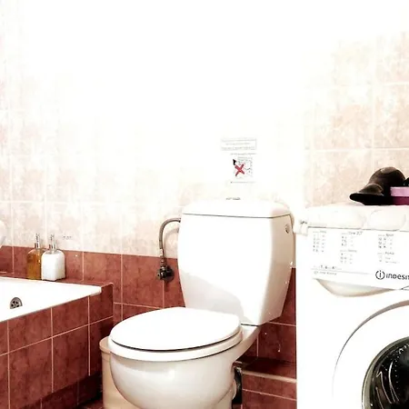 Herbs-home 45sqm, Private Garage Apartment *